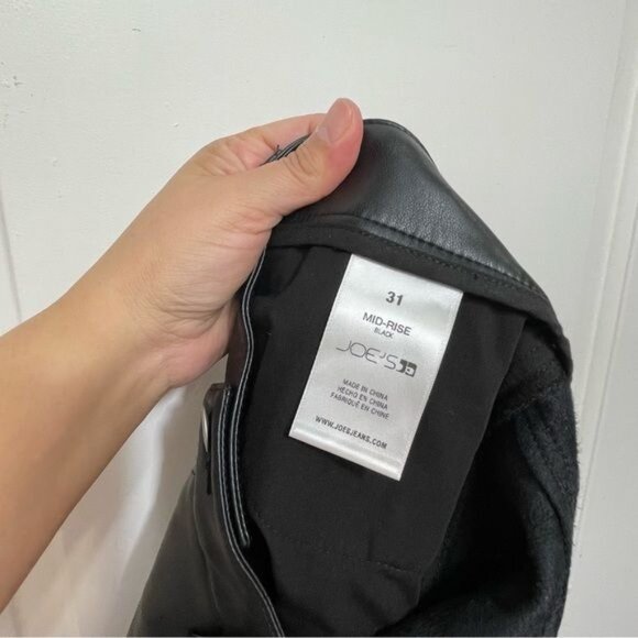 New Joe's Mid Rise Black Faux Leather Cropped Bootcut Jeans Size 31 - Picture 7 of 8